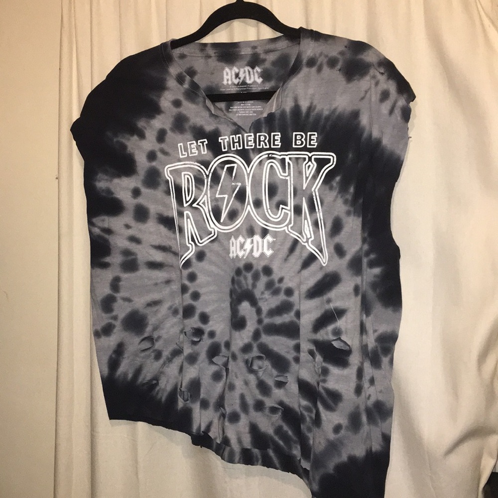 AC⚡️DC Destructed band muscle tee